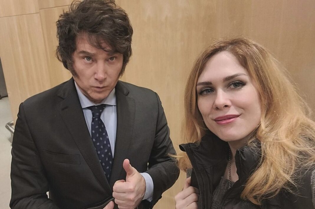 Fotografía de los diputados Lilia Lemoine y Javier Milei en el Congreso Nacional.
