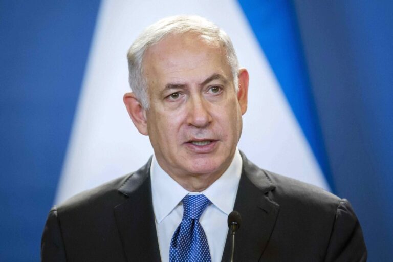 Primer ministro israelí Benjamin Netanyahu durante una declaración oficial.