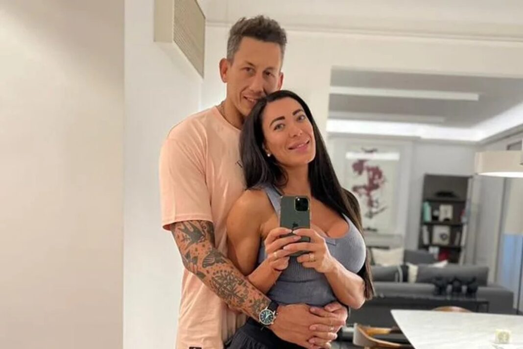 Pamela Pombo en redes sociales mostrando pruebas de la denuncia contra Patricio Albacete