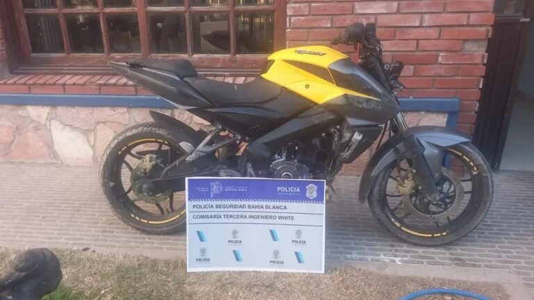 Moto Rouser 200 secuestrada por la Policía en Ingeniero White