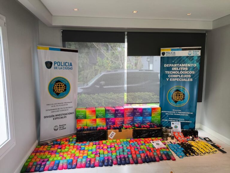 Gomitas de marihuana y evidencia incautada en allanamiento