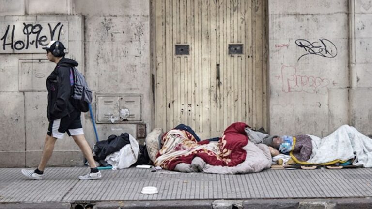 Gráfico con valores de la Canasta Básica Total y Alimentaria para abril 2026 en el Gran Buenos Aires
