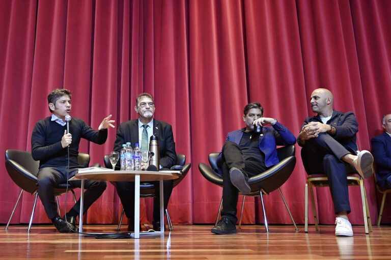 Axel Kicillof durante la presentación de su libro en la UTN Regional Córdoba