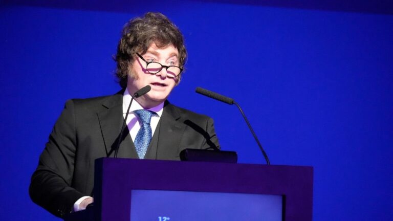 El presidente Javier Milei durante su discurso en el foro Research for Traders