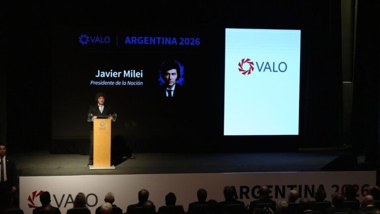 Javier Milei disertando en el Malba