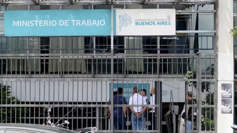 Reunión de paritarias entre el gobierno bonaerense y gremios estatales