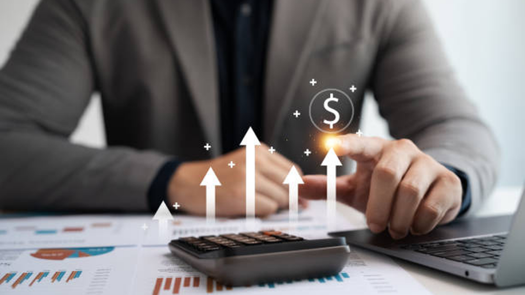 Gráfico sobre tasa de interés y su impacto en ahorros y decisiones financieras