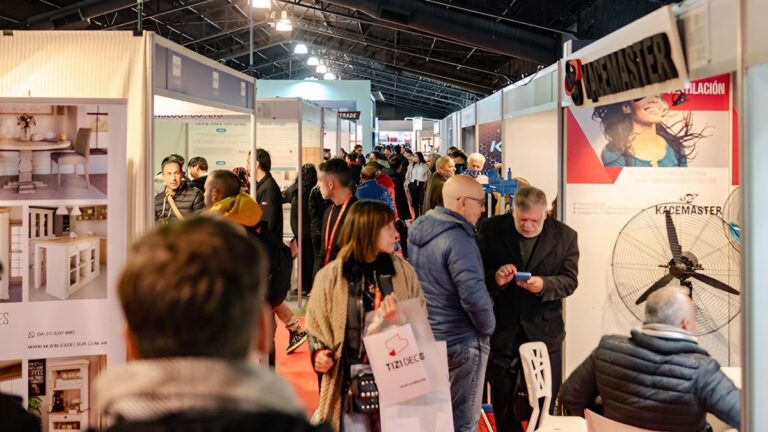 Imagen de la feria Artefacta 2026 en el Pabellón Amarillo de La Rural