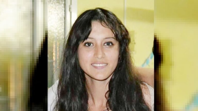 Bandera de Johana Ramallo en el tribunal