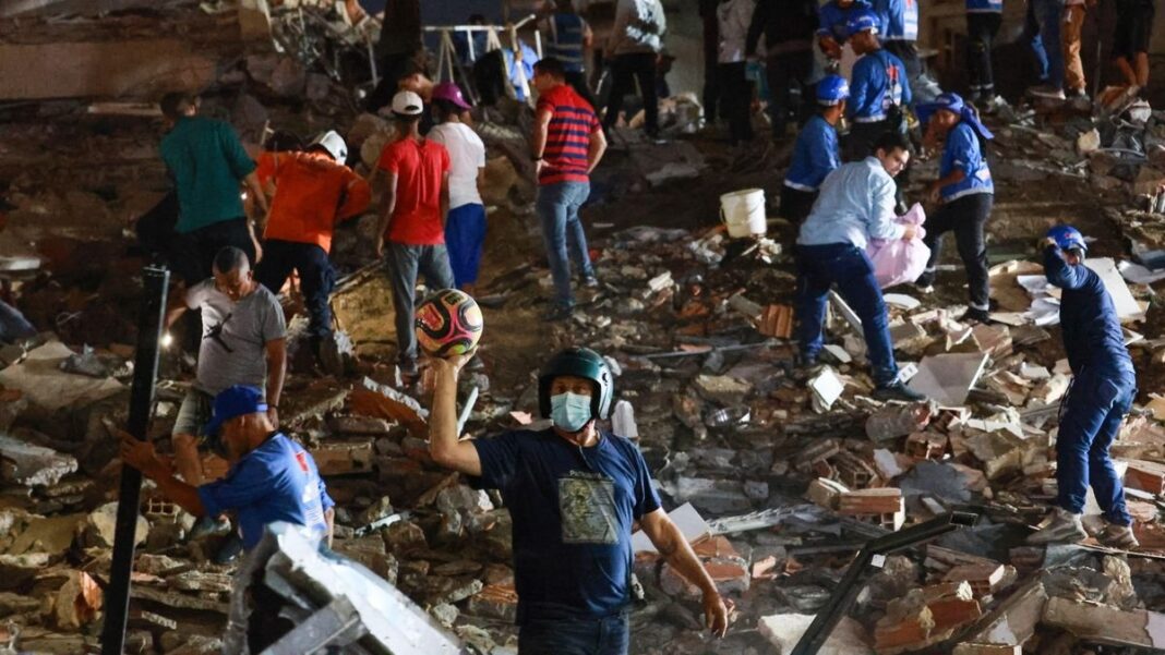 Edificios dañados en Caracas tras terremotos de magnitud 7,2 y 7,5