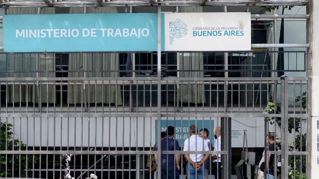 Reunión de paritaria docente bonaerense con autoridades provinciales y gremios