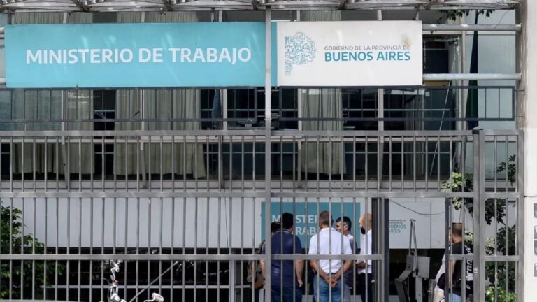 Reunión de paritaria docente bonaerense con autoridades provinciales y gremios