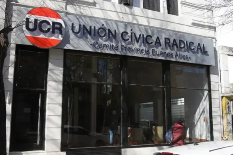 Logo de la Unión Cívica Radical sobre fondo blanco