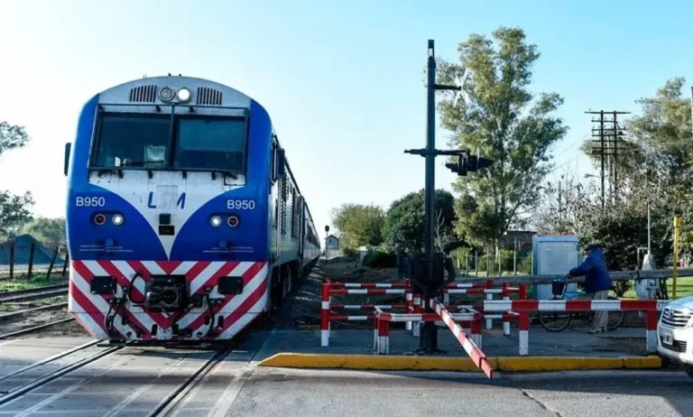 Tren de la línea San Martín en la estación Retiro