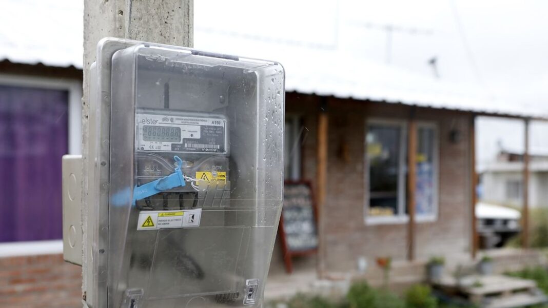 Medidor de luz y factura de electricidad