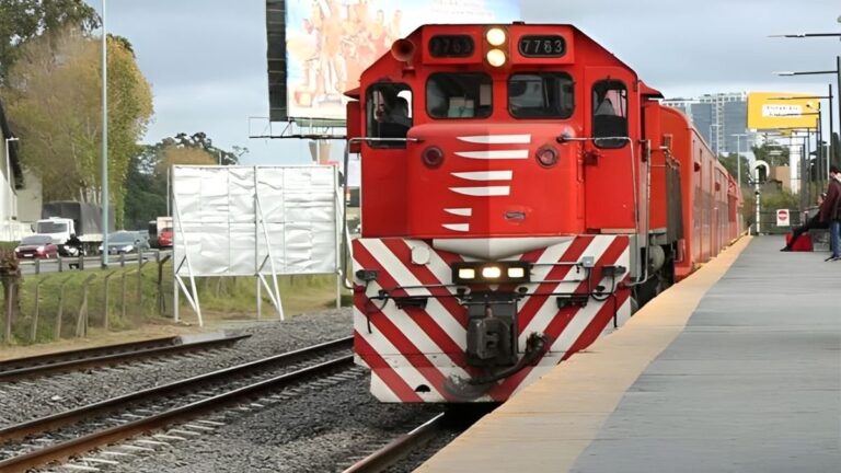 Captura de pantalla de la plataforma Belgranito mostrando horarios de tren