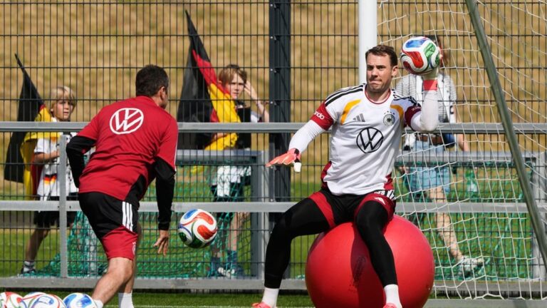 Manuel Neuer durante un partido de la Selección Alemana