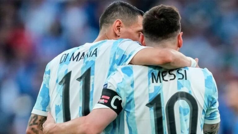Lionel Messi y Ángel Di María festejando el Mundial de Qatar 2022