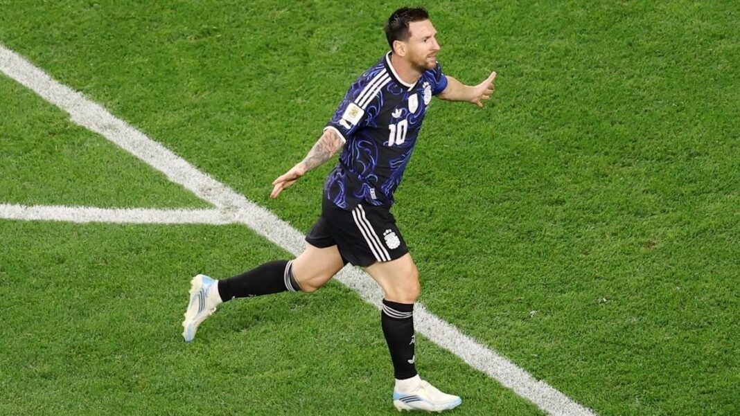 Lionel Messi celebrando un gol con la camiseta de Argentina en el Mundial 2026