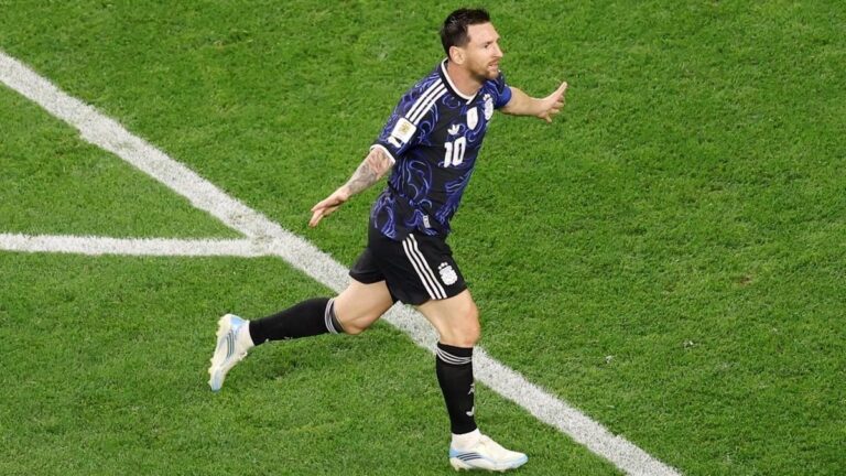 Lionel Messi celebrando un gol con la camiseta de Argentina en el Mundial 2026