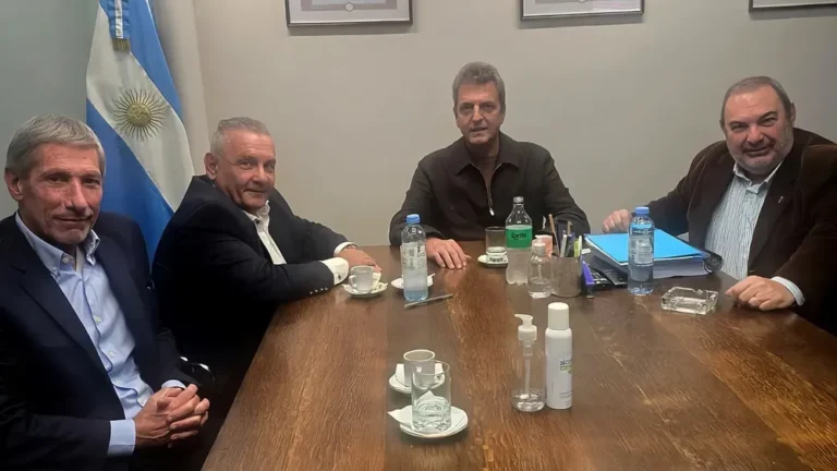 Sergio Massa en reunión con autoridades del Colegio de Martilleros bonaerenses