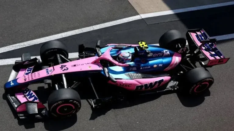 Franco Colapinto en el circuito de Silverstone durante la carrera sprint del GP de Gran Bretaña