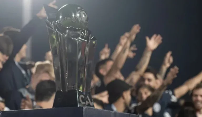 Partido de Copa Argentina entre Independiente Rivadavia y Tigre