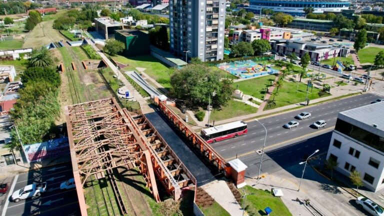 Mapa del conurbano bonaerense con zonas verdes y densidad de población