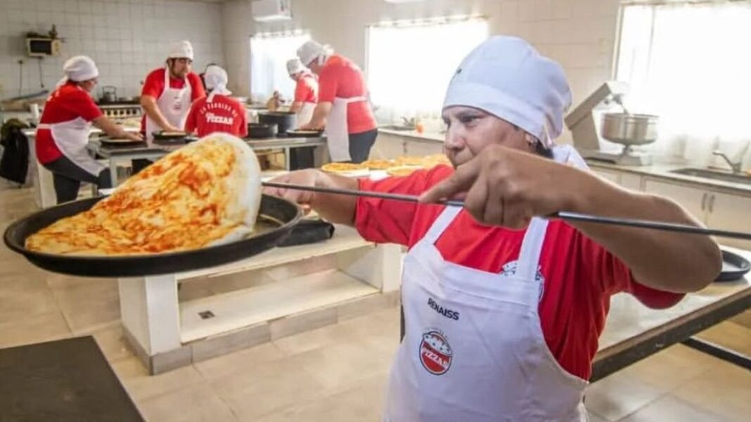 Pre pizzas elaboradas por la cooperativa La Fábrica de Prepizzas en Lincoln