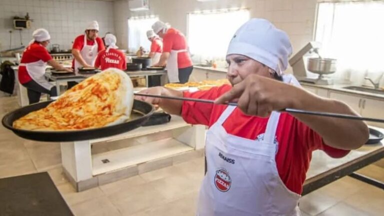 Pre pizzas elaboradas por la cooperativa La Fábrica de Prepizzas en Lincoln