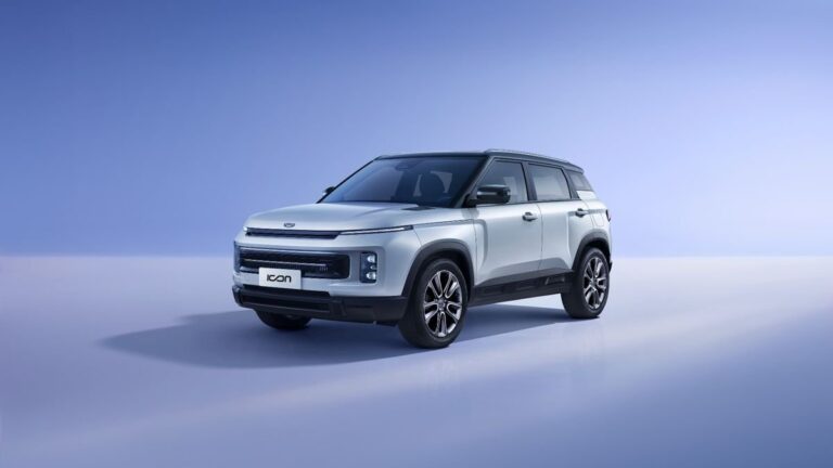 Geely Icon SUV compacto color gris