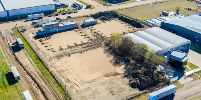 Obras de construcción de la planta de reciclado de baterías en Junín