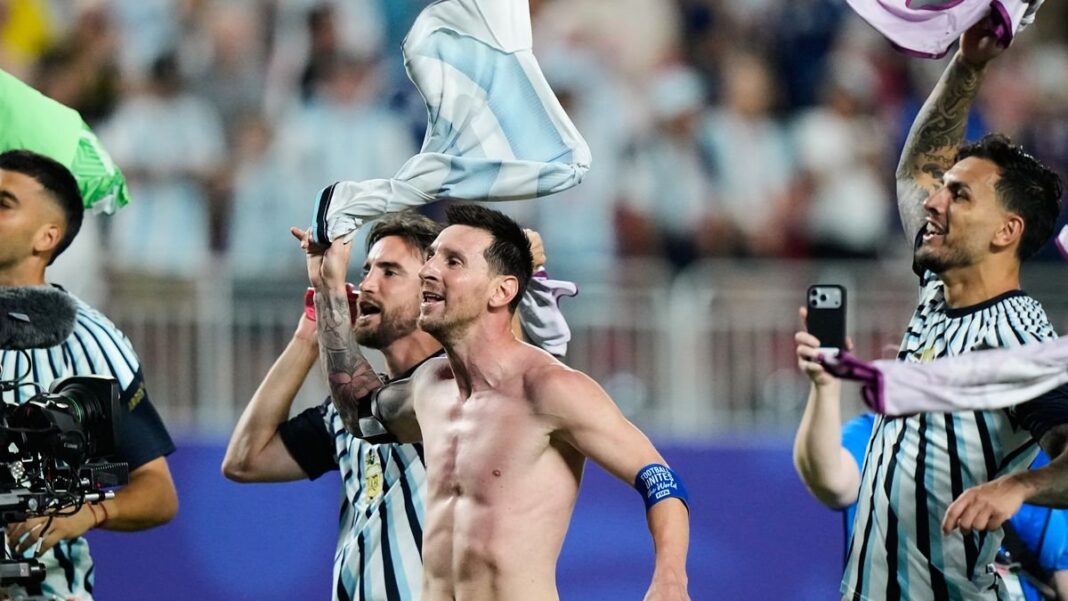 Lionel Messi celebrando la clasificación de Argentina a semifinales del Mundial 2026