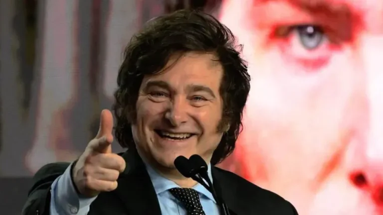 Javier Milei celebrando la clasificación de Argentina
