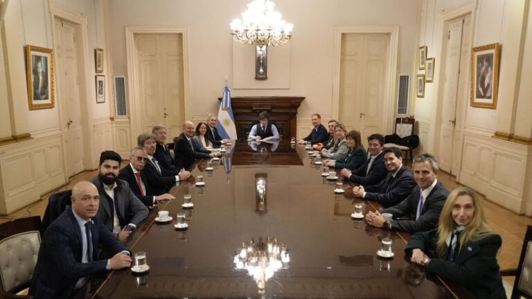 Reunión de Gabinete en la Quinta de Olivos con el presidente Javier Milei y ministros