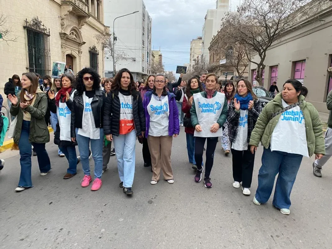 Movilización en Junín por el femicidio de Mercedes Errapán