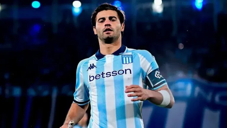 Santiago Sosa, capitán de Racing Club, durante un partido del Torneo Clausura
