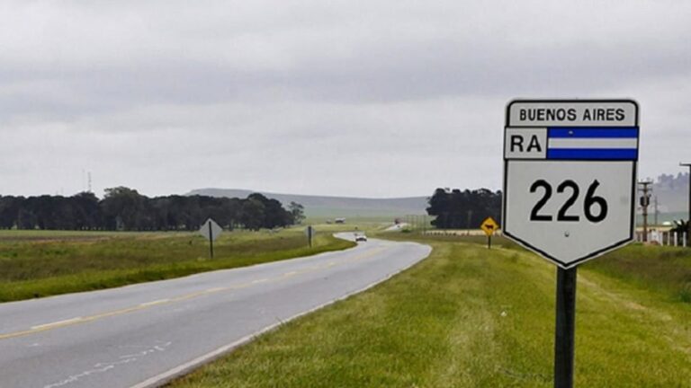 Ruta nacional con cartelería de concesión privada