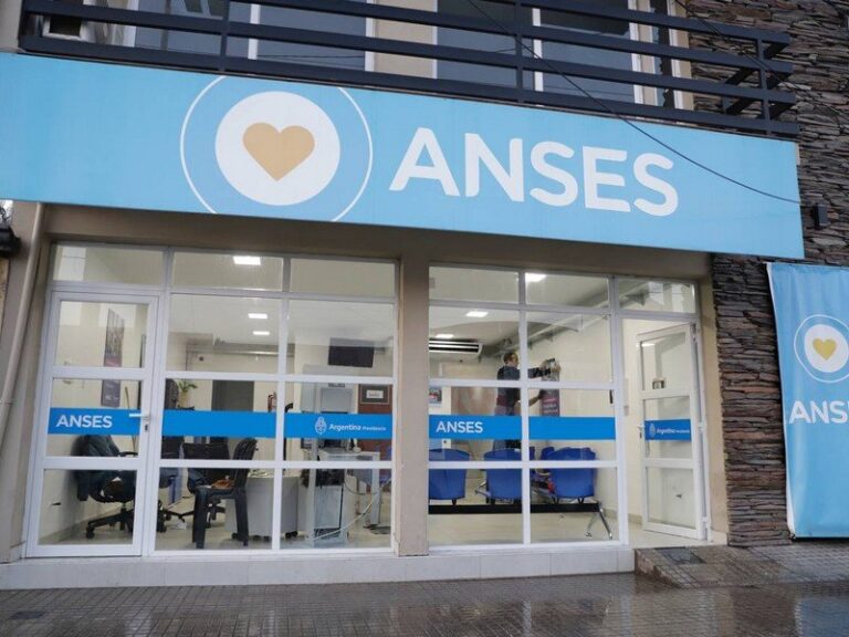Logo de ANSES y calendario de pagos