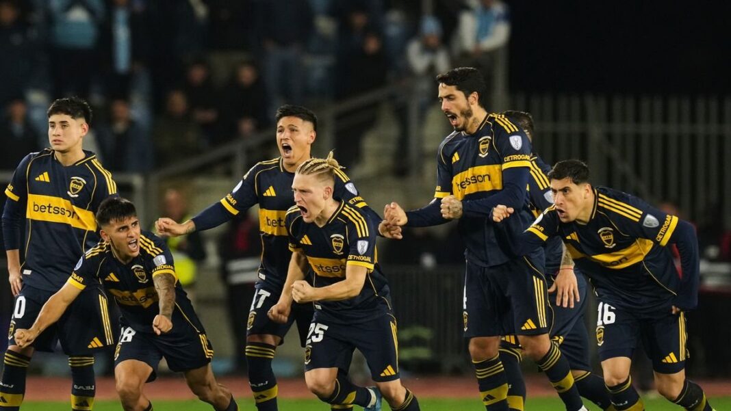 Jugadores de Boca Juniors celebrando la clasificación por penales