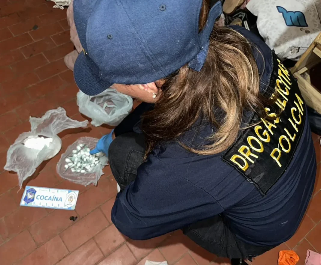 Allanamiento en barrio Almirante Brown de Junín