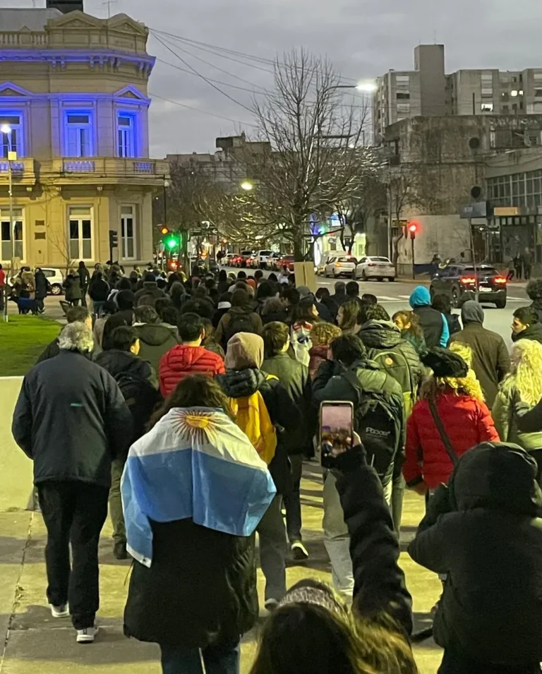 Marcha en la Plaza 25 de Mayo de Junín contra la Ley de Tierras