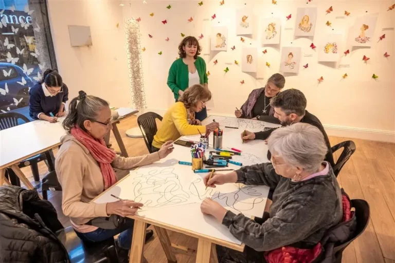Taller de origami en la Galería de Arte Tono Local