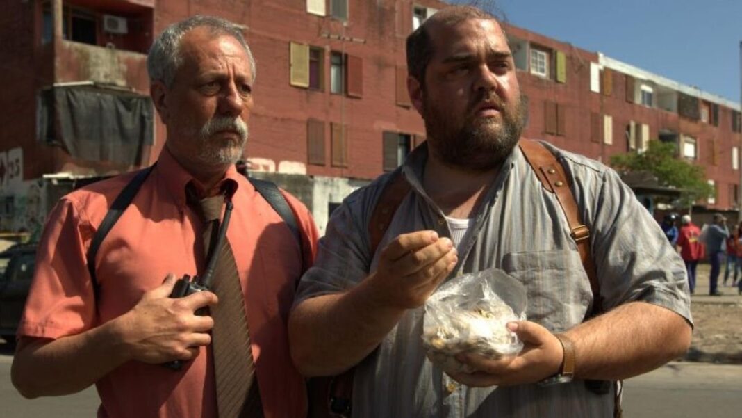 Escena de la miniserie Gutiérrez is mai neim con Darío Barassi y Yayo Guridi