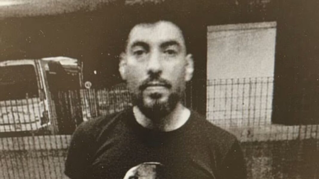 Facundo Moyano saliendo de la fiscalía