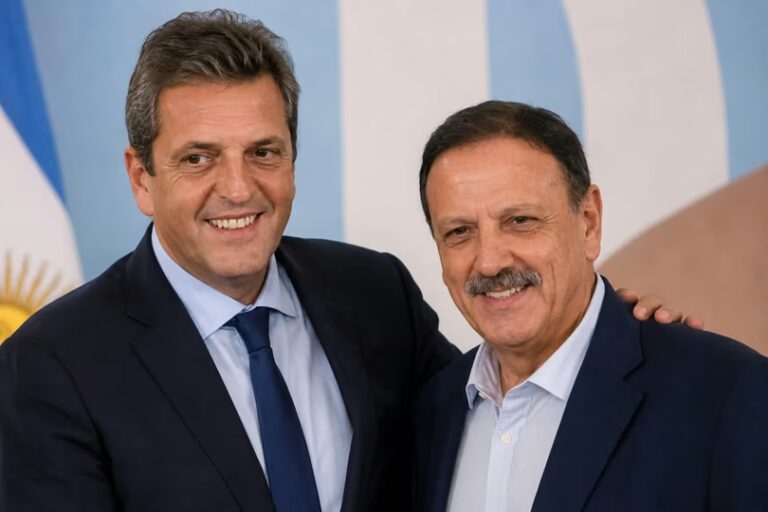 Sergio Massa y Ricardo Quintela en un encuentro político
