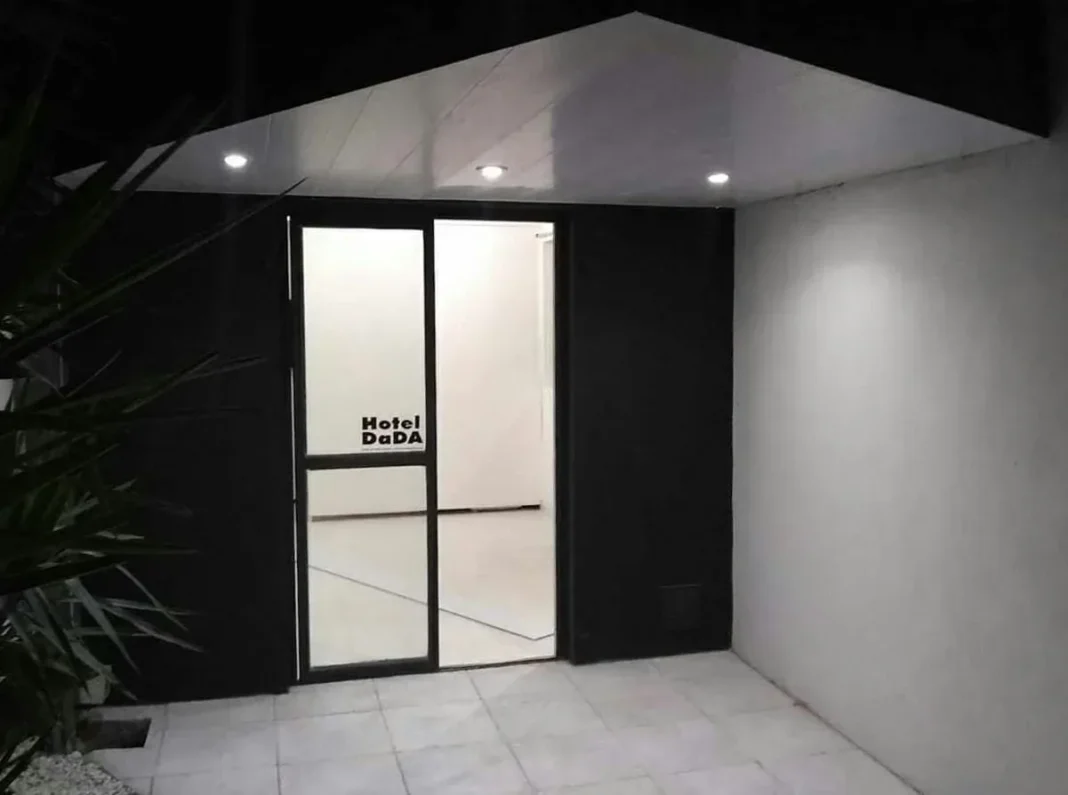 Inauguración de la muestra AzMapu en el Hotel Dada