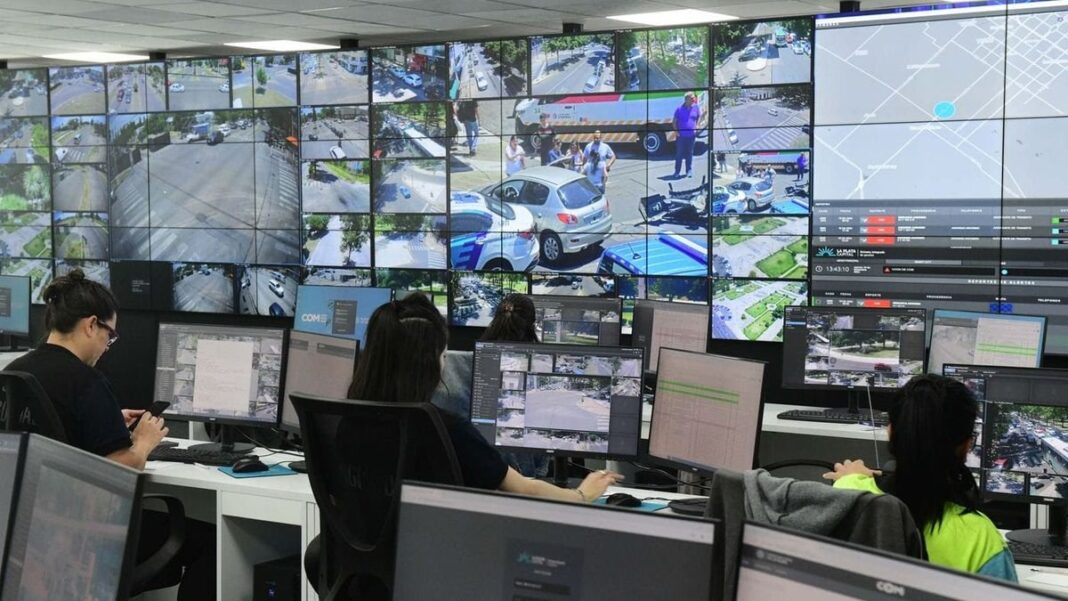 Cámaras de videovigilancia en la vía pública de La Plata