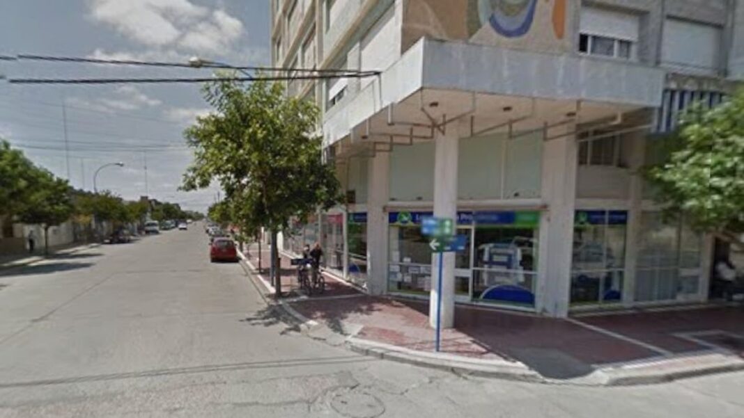 Agencia Zorionak en Laprida, donde se vendió el boleto ganador de la Quiniela Plus