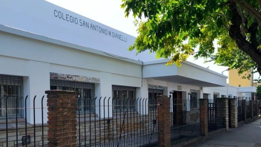 Edificio escolar del Instituto San Antonio María Gianelli en Mar del Plata